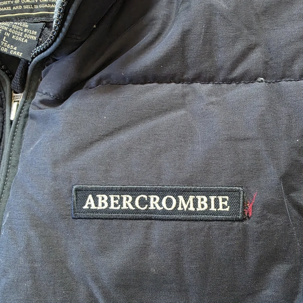 Abercombie - Picture 3 of 4
